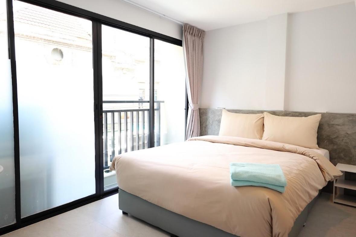 Y House Patong 호스텔 외부 사진