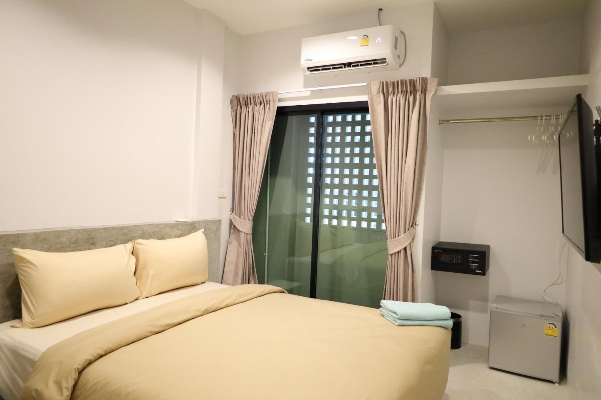 Y House Patong 호스텔 외부 사진